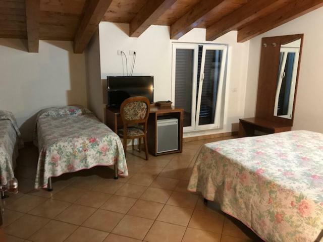 Albergo Antica Luni Ngoại thất bức ảnh